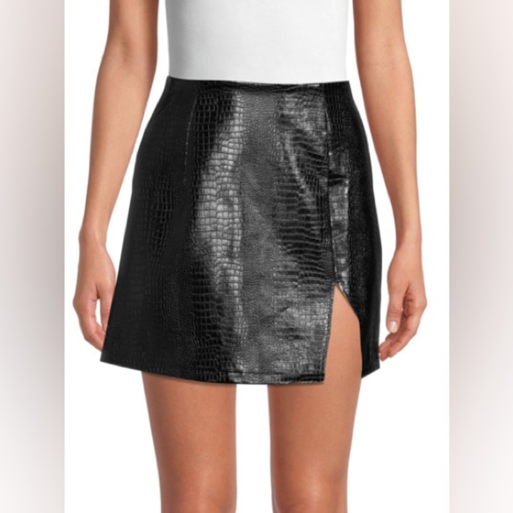 🖤 FAUX CROC LEATHER MINI SKIRT